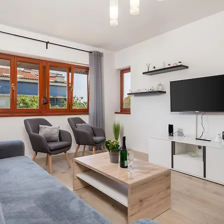 Apartment Kety Krk Town