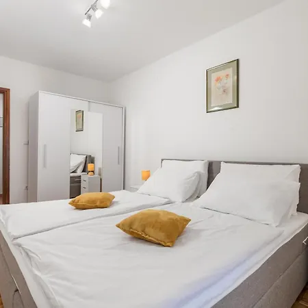 Kety Apartment *