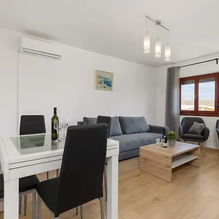 Kety Apartment *