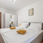 Kety Apartment *